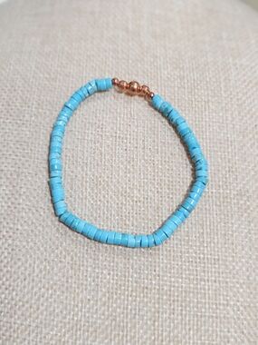 Turquoise Bead Stretch Bracelet with Gold Accent